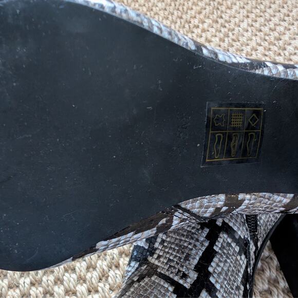 JEFFREY CAMPBELL Raven Women's Ankle Boots‎ Pointed Toe Snakeskin Size 5.5 NWOB - Picture 6 of 9